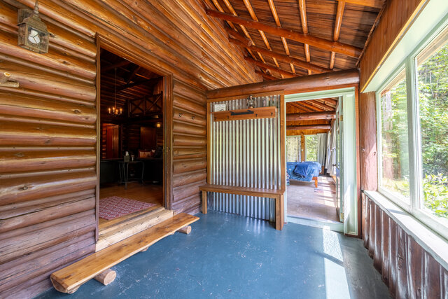 Image 3 for Copper Creek Lodge