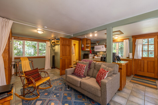 Image 3 for Art Studio Cabin