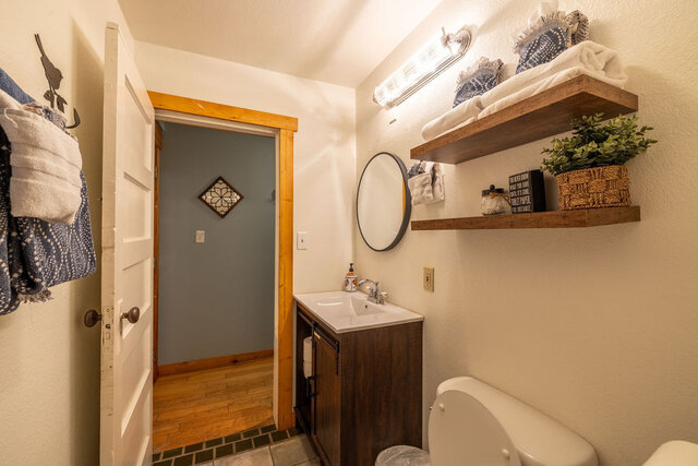 Image 13 for Frenchies Suite