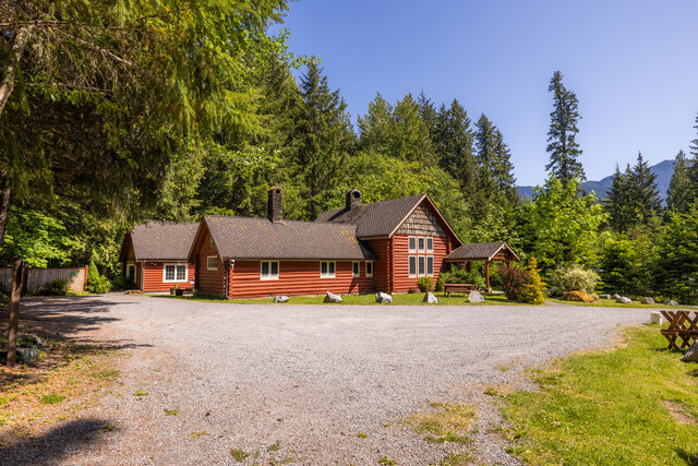 Image 2 for Copper Creek Lodge