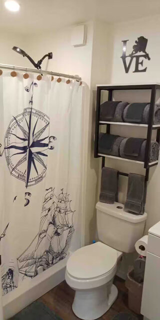 Bathroom with 4'shower and hot water on demand
