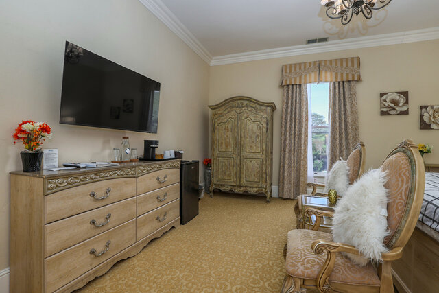 Image 2 for The Versailles Suite