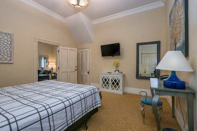 Image 8 for The Bassett Suite ADA Accessible