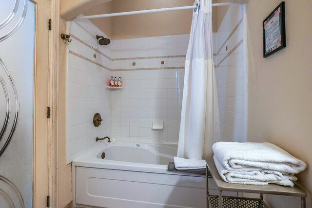 Image 5 for The Bassett Suite ADA Accessible