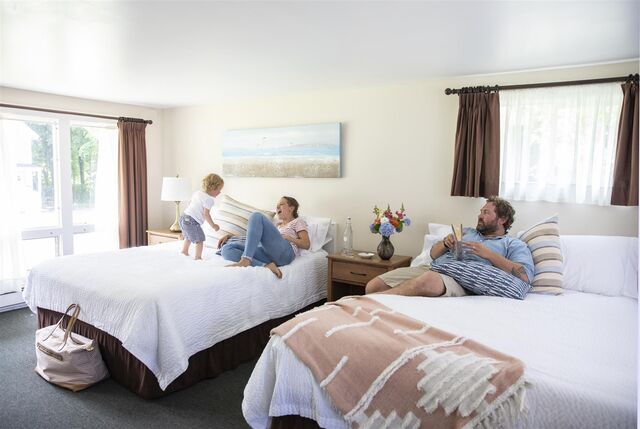 Image 2 for Deluxe Queen