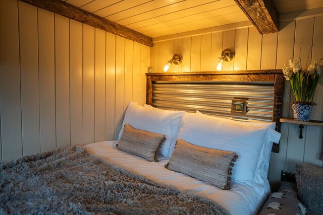 Image 25 for Bailey Huts
