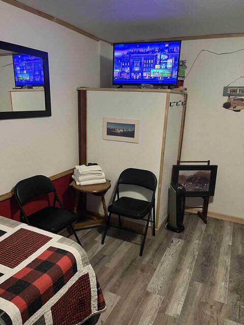 Image 2 for Cedar Room