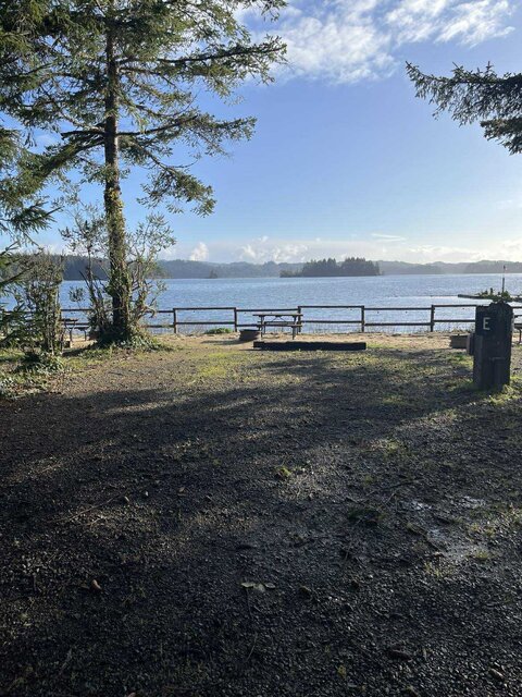 Image 1 for Lakefront RV #E