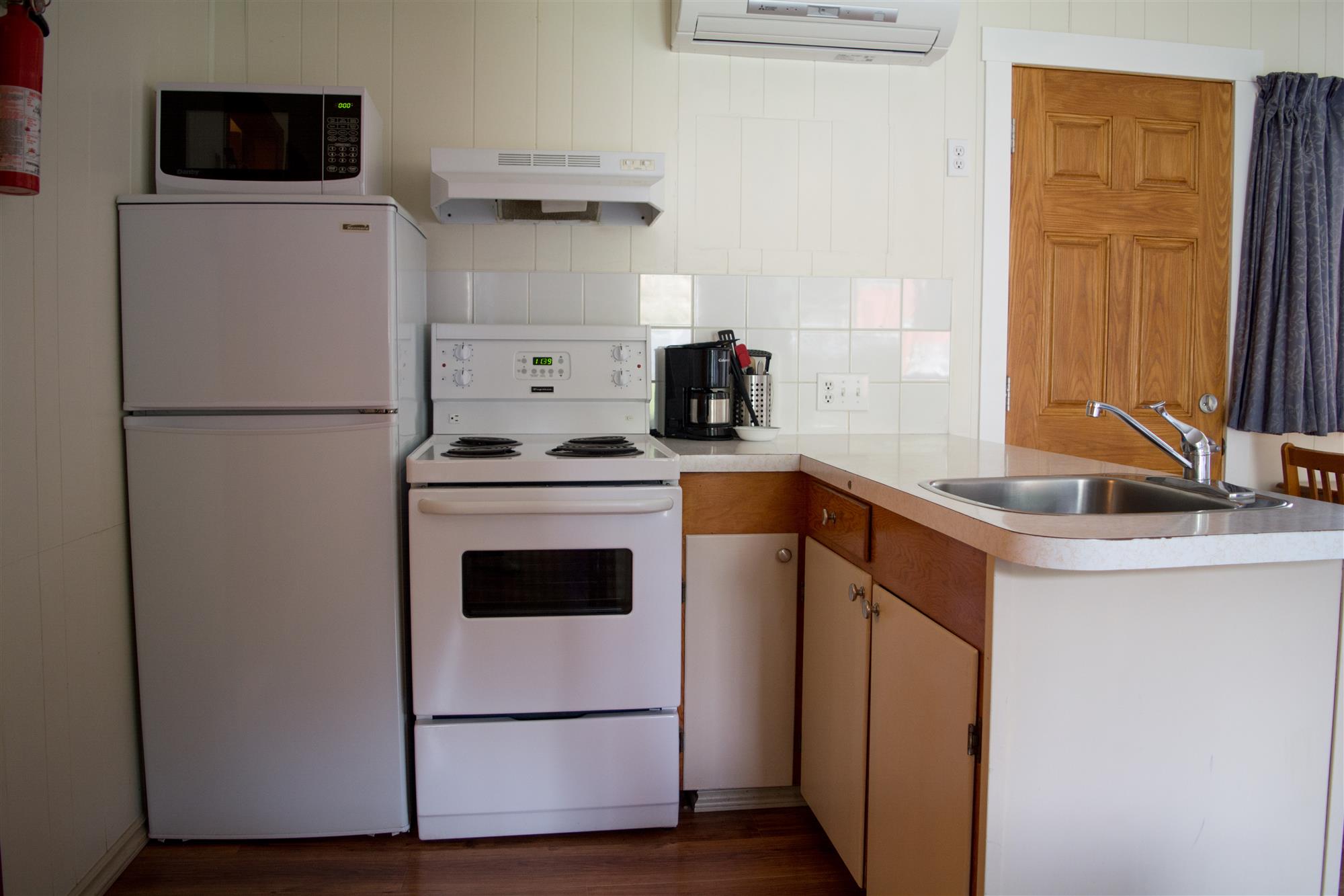 Kaslo Motel Cozy Motel & Cabin Rentals Kaslo, BC Unit 2