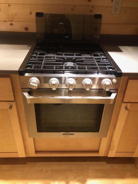 Image 3 for Riverside Kitchen Cabin (Queen Bed)