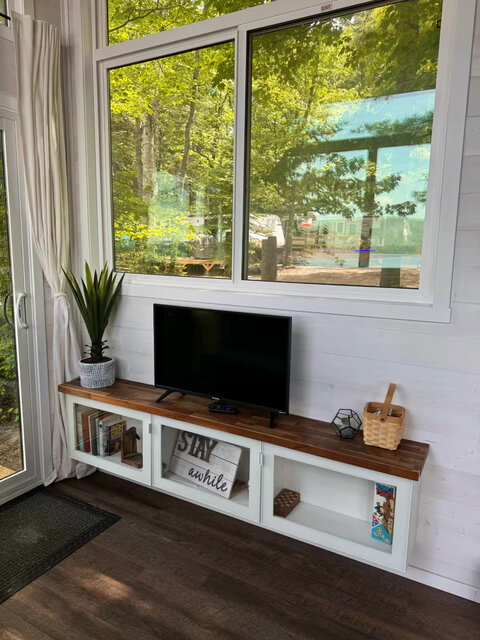 Image 7 for Tiny Cottage Mountain View