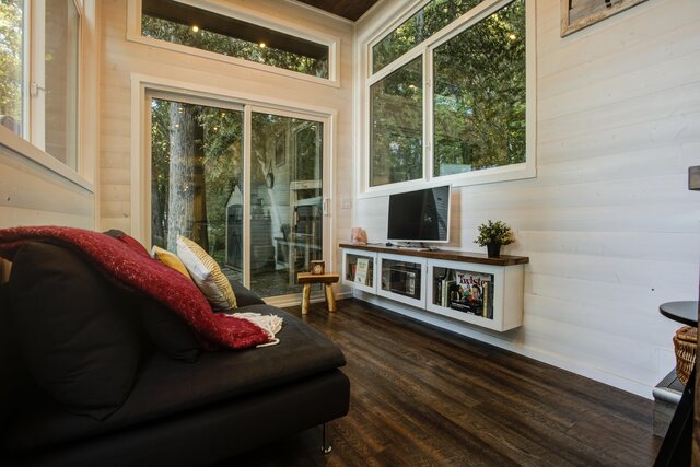 Image 8 for Lucier Beach Front  Tiny Cottage