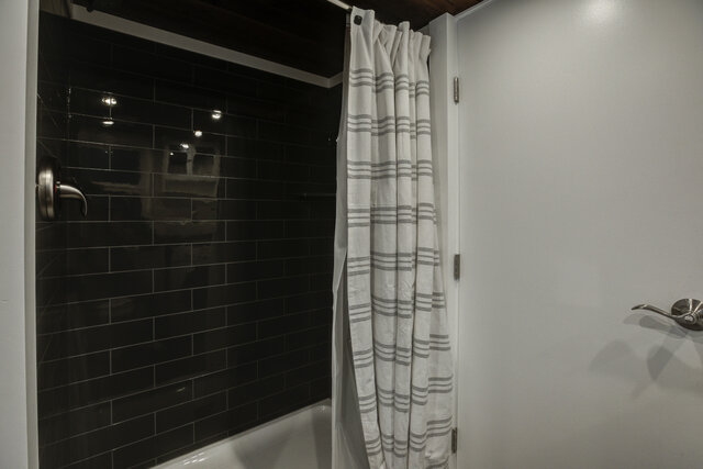 Image 10 for Lucier Beach Front  Tiny Cottage