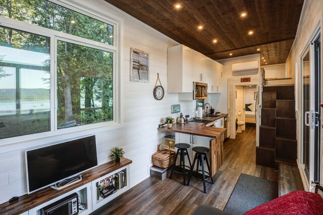 Image 9 for Lucier Beach Front  Tiny Cottage