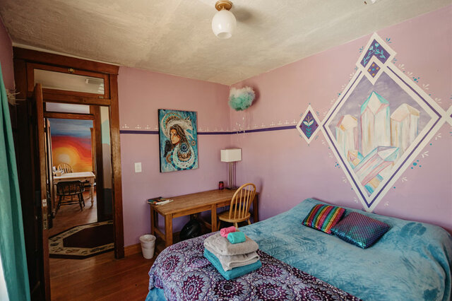 Image 3 for Crystal Room
