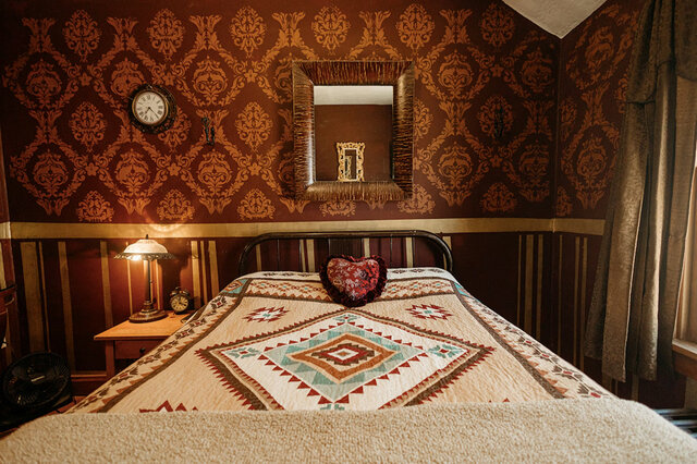 Image 4 for Victorian Room
