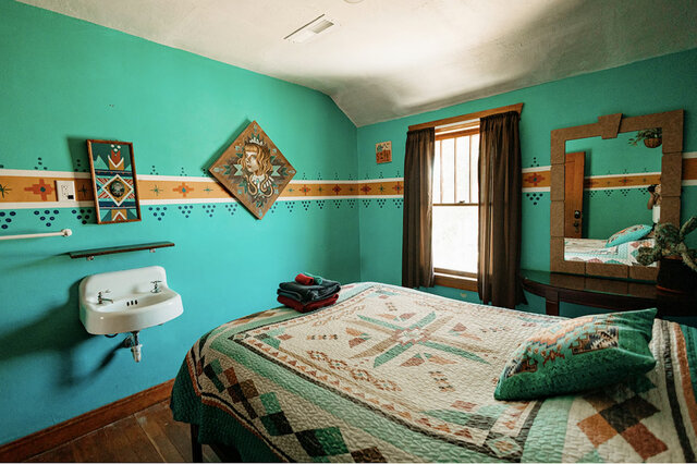 Image 3 for Southwest Room