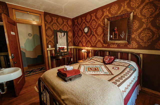 Image 2 for Victorian Room