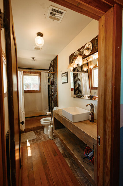 Image 4 for Raven Room