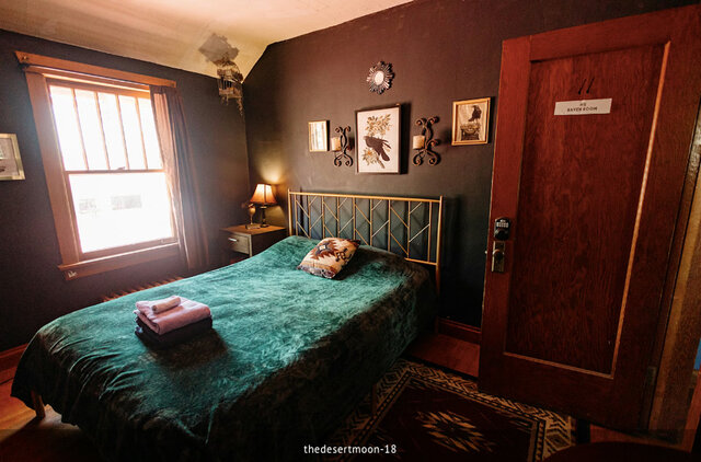 Image 1 for Raven Room