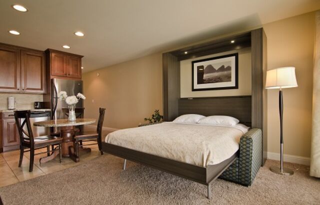 Image 10 for Ocean Front Queen Murphy Bed / Full Kitchen