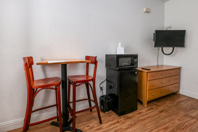 Image 4 for Economy 1 Queen ( Pet Friendly )