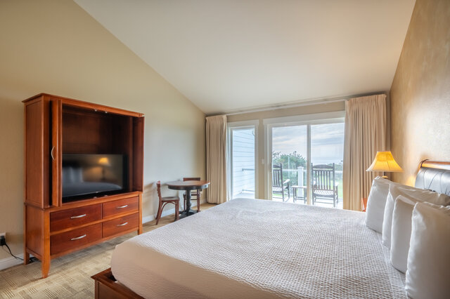 Image 2 for Ocean Front Deluxe King