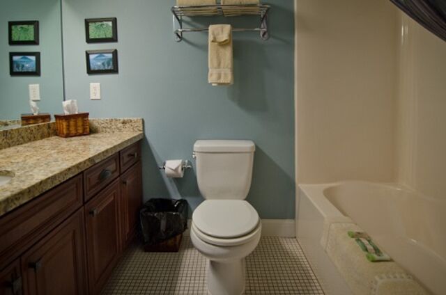 Image 9 for Ocean Front Queen Murphy Bed / Full Kitchen