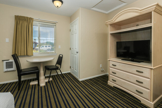 Image 2 for Economy 1 Queen