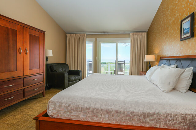 Image 1 for Ocean Front Deluxe King