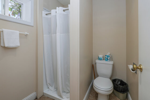 Image 2 for Economy 1 Queen