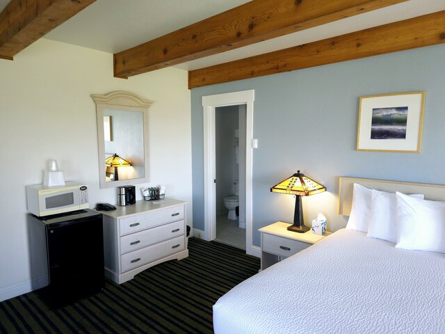 Image 4 for Economy Ocean View King