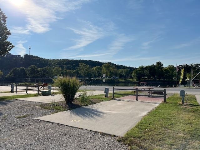 Image 1 for Premium Pull Through