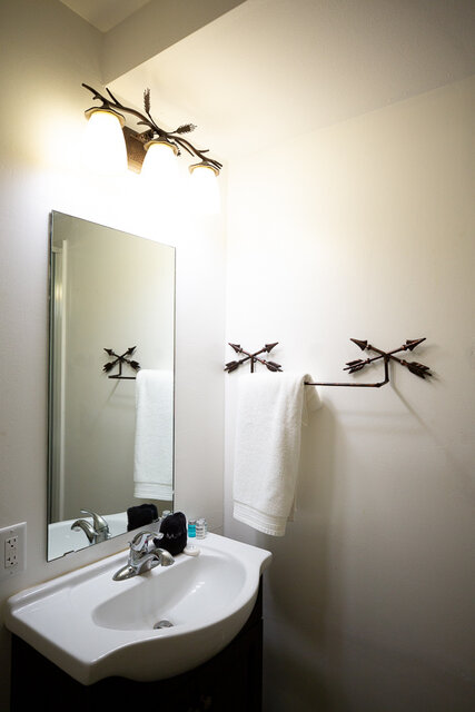 Image 8 for Single Queen, Street Side