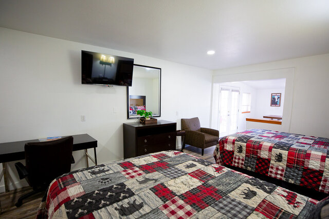 Image 4 for Double Queen + Kitchenette