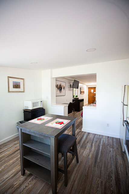 Image 8 for Double Queen + Kitchenette