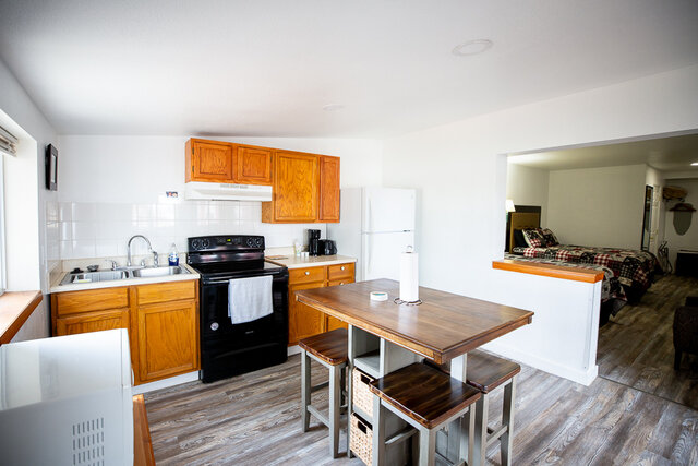 Image 7 for Double Queen + Kitchenette