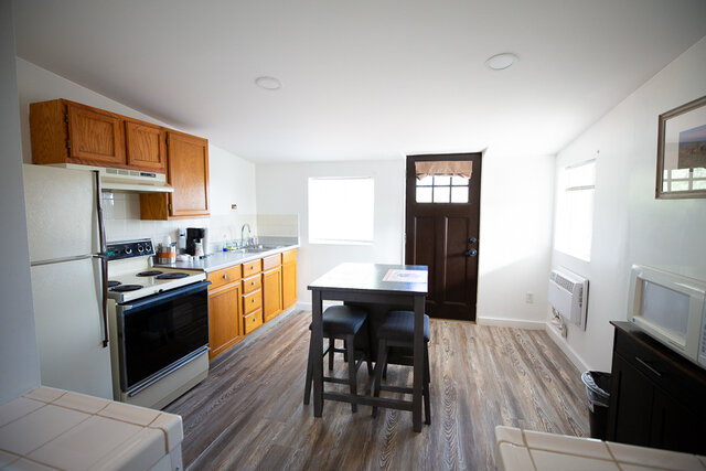 Image 7 for Double Queen + Kitchenette