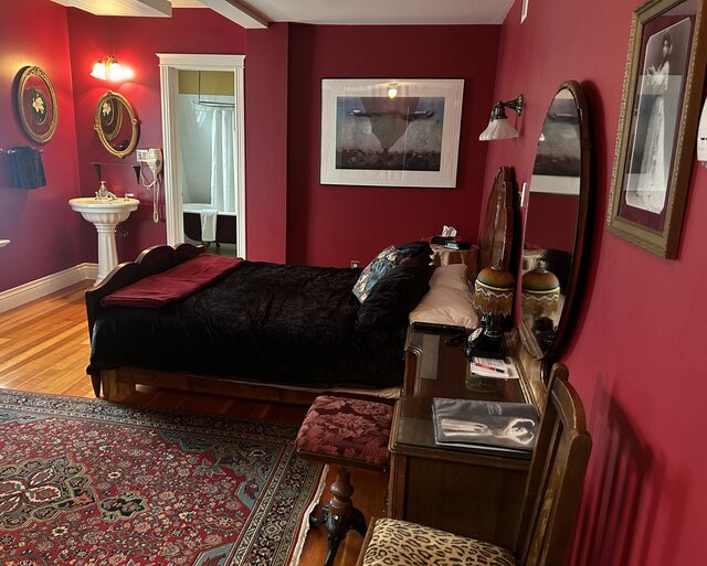 Image 2 for The Lipstick Room