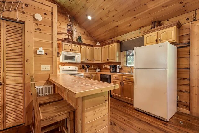 Image 2 for Cowboy Lodge