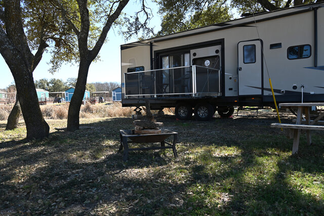 Image 6 for Back-In Economy