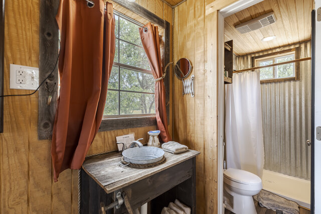 Image 6 for Wild Bill's Hideaway - Texas Hill Country Cabin