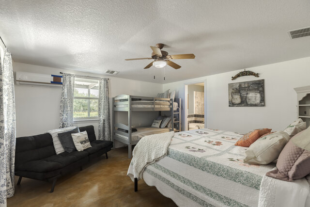 Image 8 for The Buckskin Lodge -Texas Hill Country Ranch House