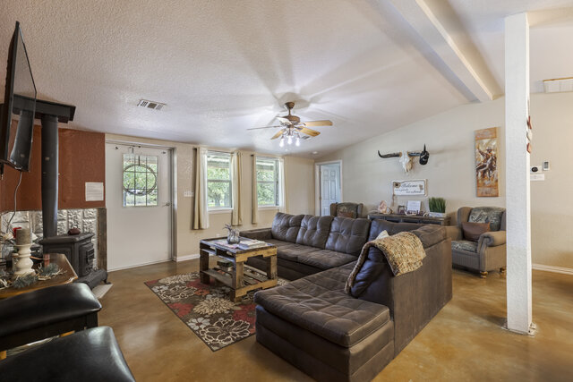 Image 3 for The Buckskin Lodge -Texas Hill Country Ranch House