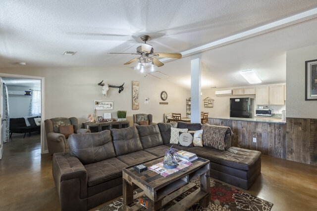 Image 4 for The Buckskin Lodge -Texas Hill Country Ranch House