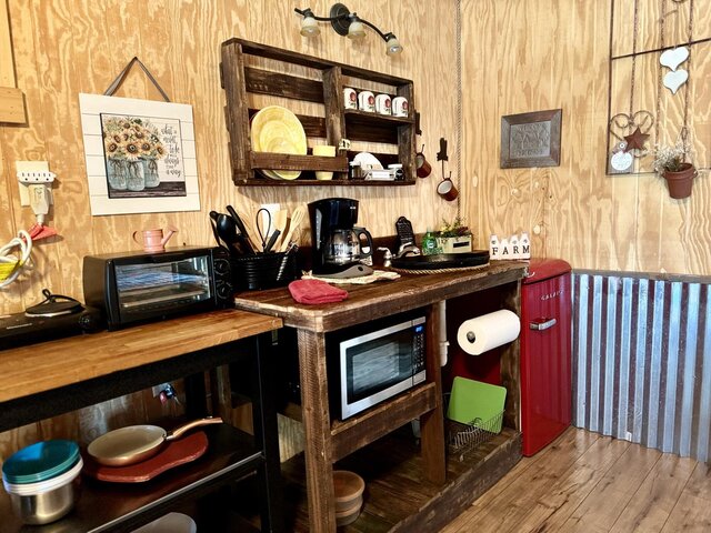 Image 3 for Carriage House - Texas Hill Country Cabin
