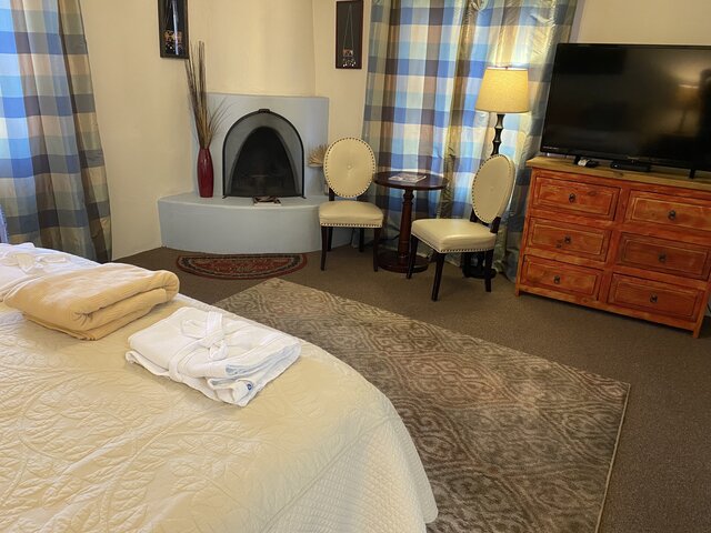 Image 2 for 04) Blue Moon