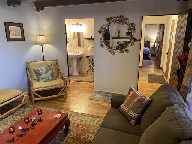 Image 1 for GH) Golden-Honey Moon