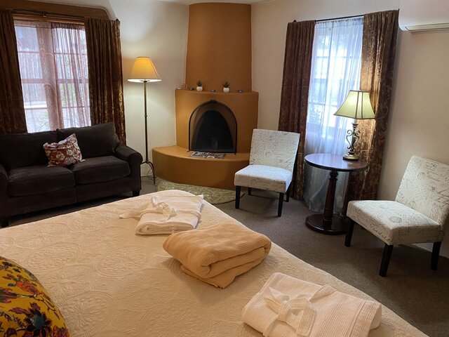 Image 3 for 01) Rising Moon