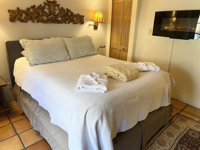 Image 2 for 08) Half Moon